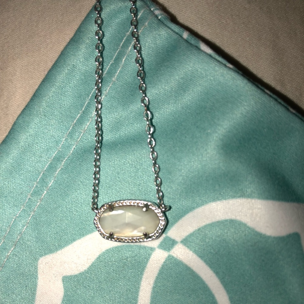 Kendra Scott necklace